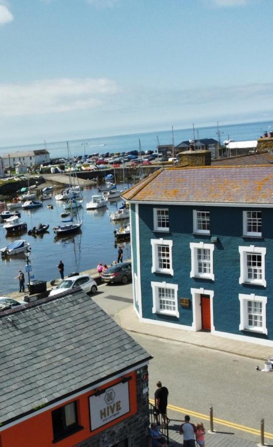 Hive Townhouse Hotel Aberaeron Exterior photo