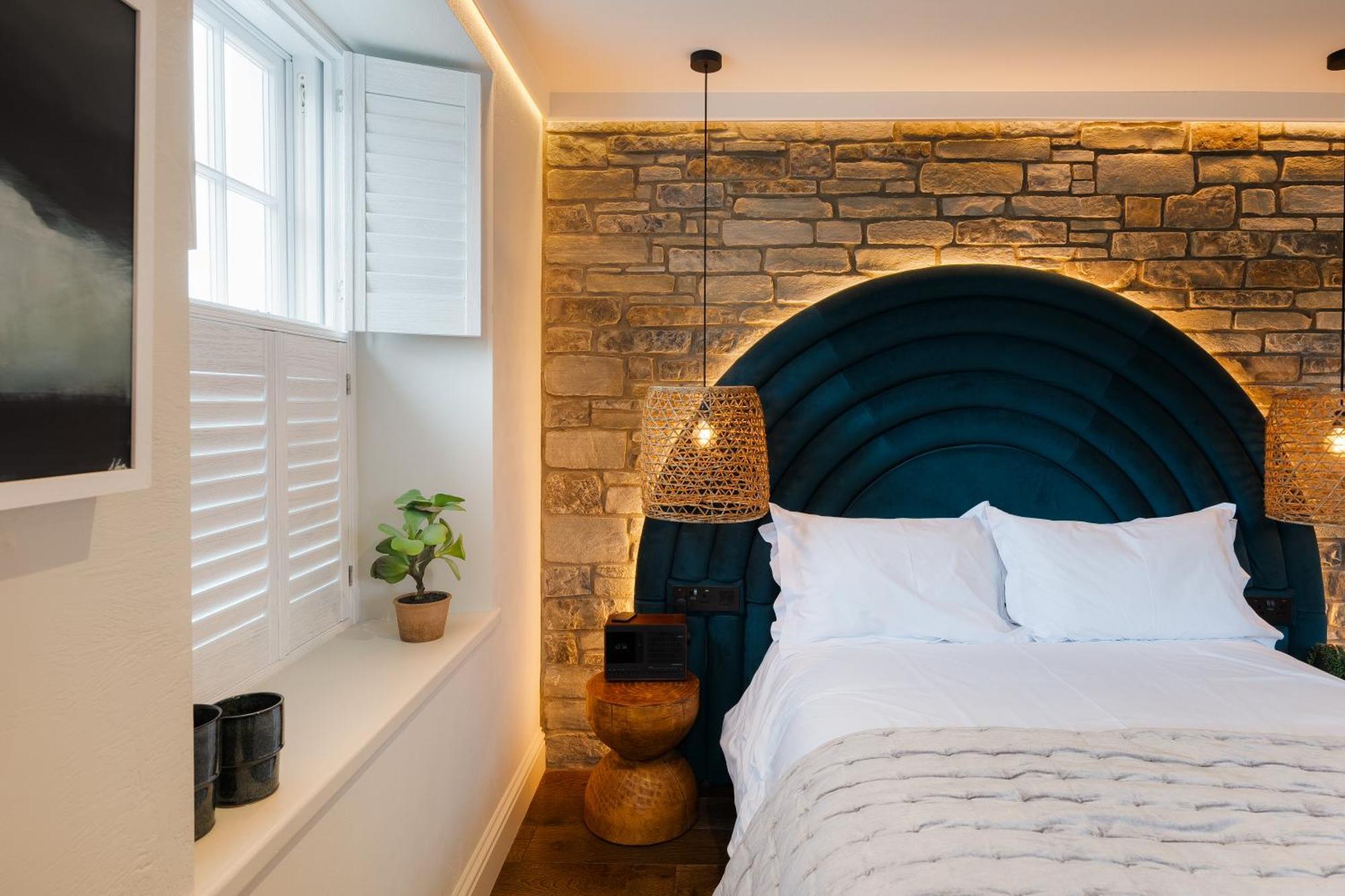 Hive Townhouse Hotel Aberaeron Exterior photo