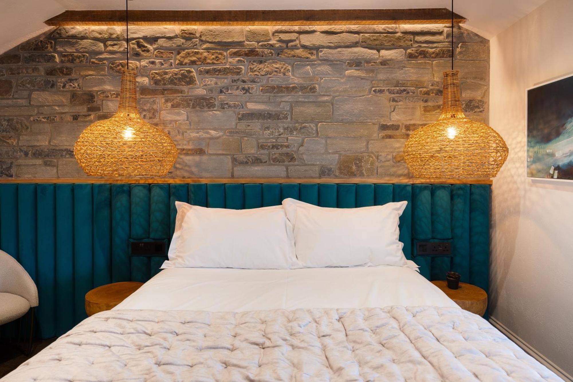 Hive Townhouse Hotel Aberaeron Exterior photo